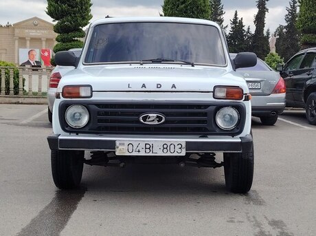 LADA (VAZ) Niva 1985