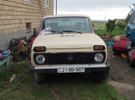 LADA (VAZ) Niva 1985