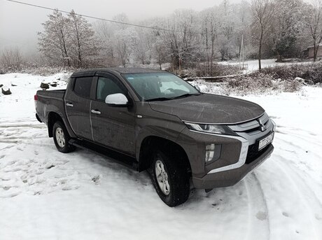 Mitsubishi L200 2021
