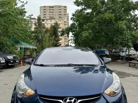 Hyundai Elantra 2012