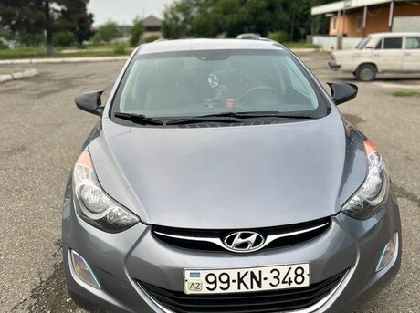 Hyundai Elantra 2012