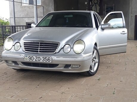 Mercedes E 240 2001