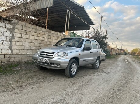 Chevrolet Niva 2004