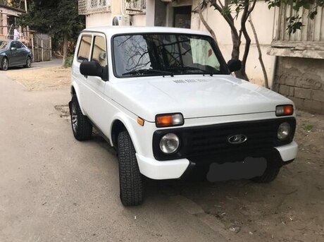 LADA (VAZ) Niva 2015