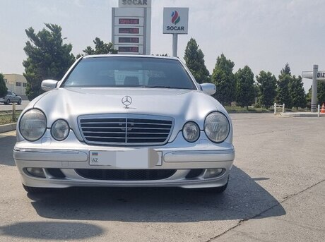 Mercedes E 240 2001
