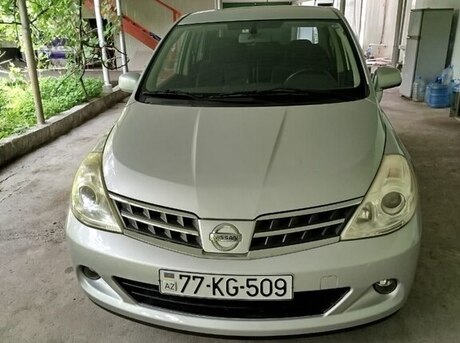 Nissan Tiida 2012