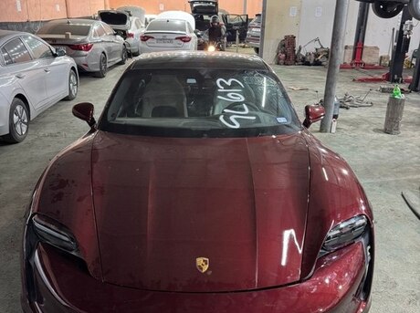 Porsche Taycan 2022