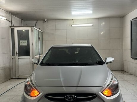 Hyundai Accent 2015