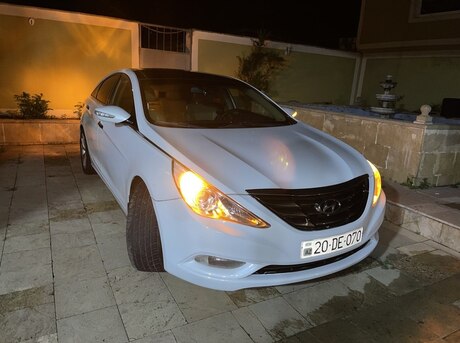 Hyundai Sonata 2010