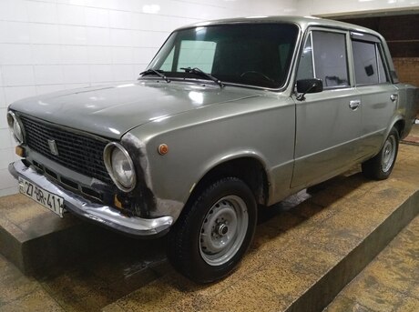 LADA (VAZ) 21011 1985