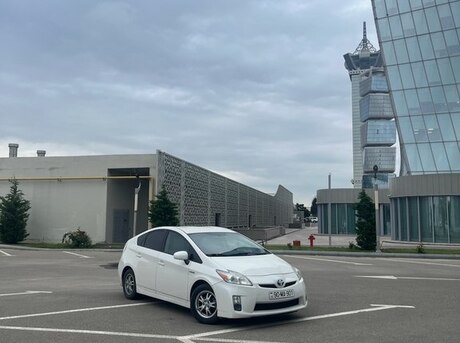 Toyota Prius V 2009