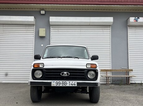 LADA (VAZ) Niva 2009