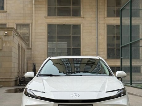 Toyota Camry 2025