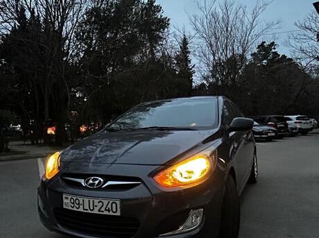 Hyundai Accent 2011