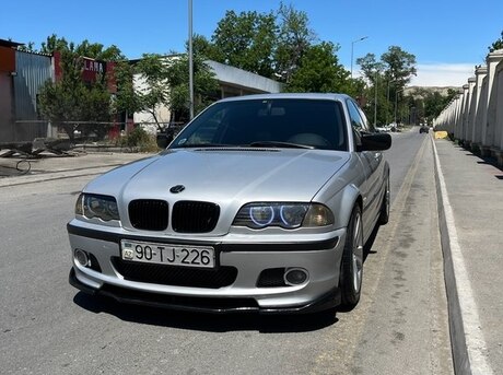 BMW 325 2000