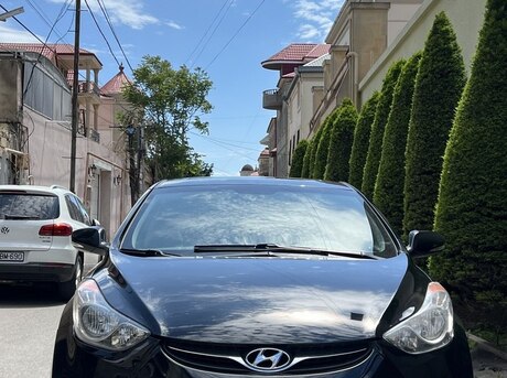 Hyundai Elantra 2012