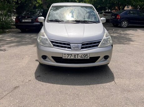Nissan Tiida 2011