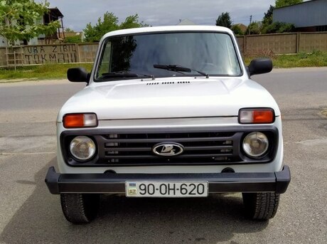 LADA (VAZ) Niva 2001