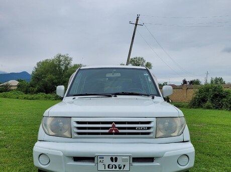 Mitsubishi Pajero io