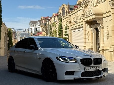 BMW 528