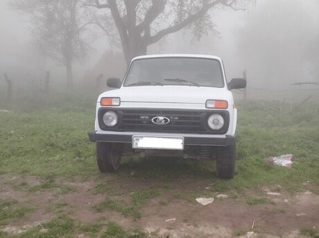 LADA (VAZ) Niva 2010