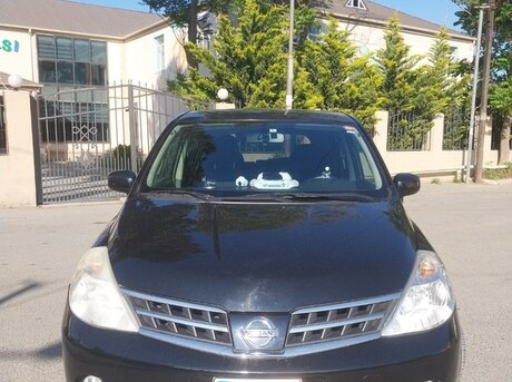 Nissan Tiida 2012