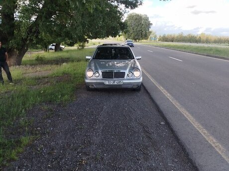 Mercedes E 320