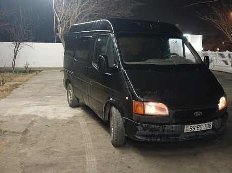 Ford Transit 2000