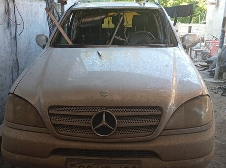 Mercedes ML 270 4MATIC 2001