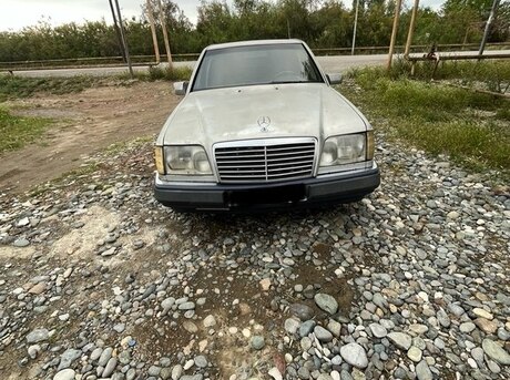 Mercedes E 220 1992