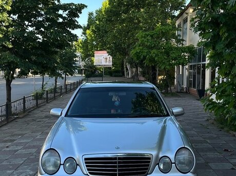 Mercedes E 240 1999