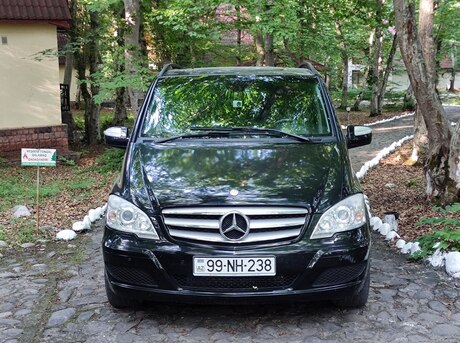Mercedes Viano 2011