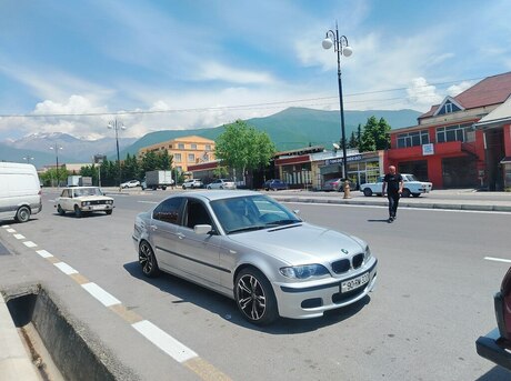 BMW 320