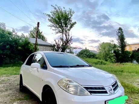 Nissan Tiida 2011