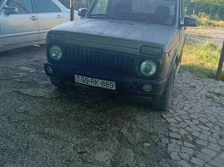 LADA (VAZ) Niva 1988