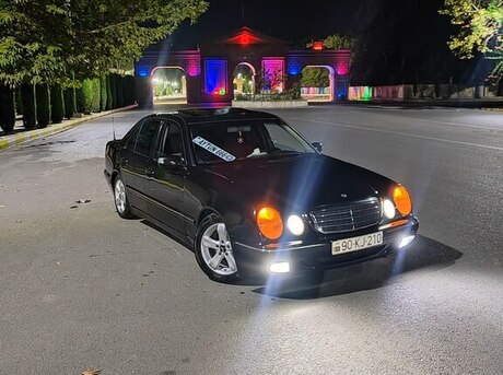 Mercedes E 220 2000