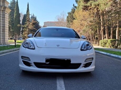Porsche Panamera 4 2010