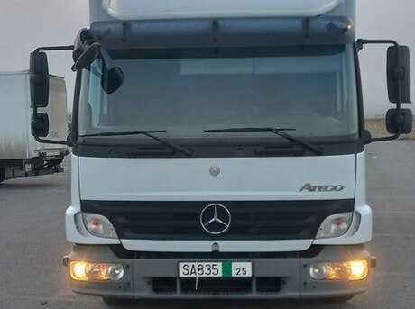 Mercedes Atego 818