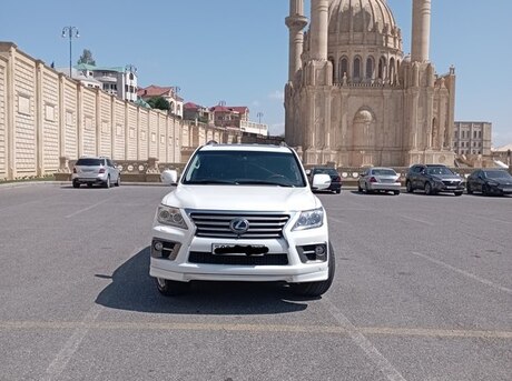 Lexus LX 570 2013