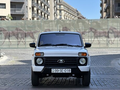LADA (VAZ) Niva 2015