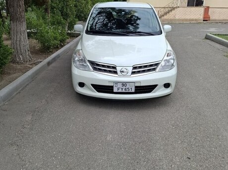 Nissan Tiida 2012