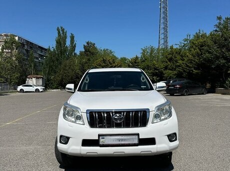 Toyota Land Cruiser Prado 2011