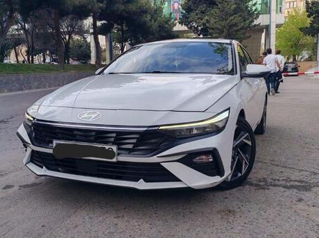 Hyundai Elantra 2024