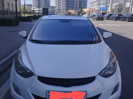 Hyundai Elantra 2012
