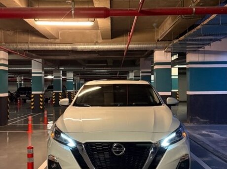 Nissan Altima 2019