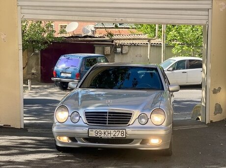 Mercedes E 270 2000