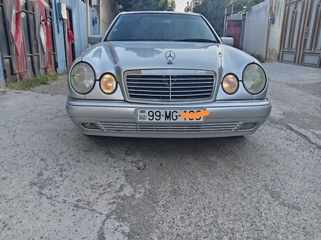 Mercedes E 240