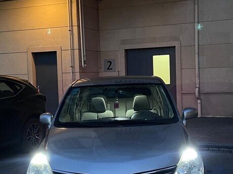 Nissan Tiida 2007