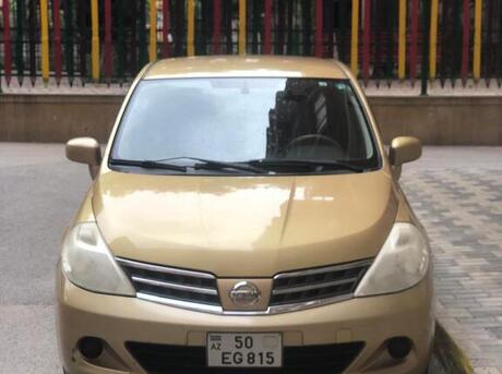 Nissan Tiida 2012