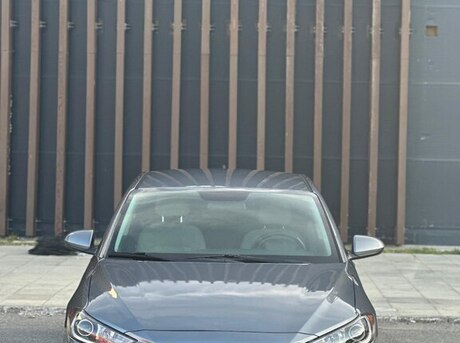 Hyundai Elantra 2017